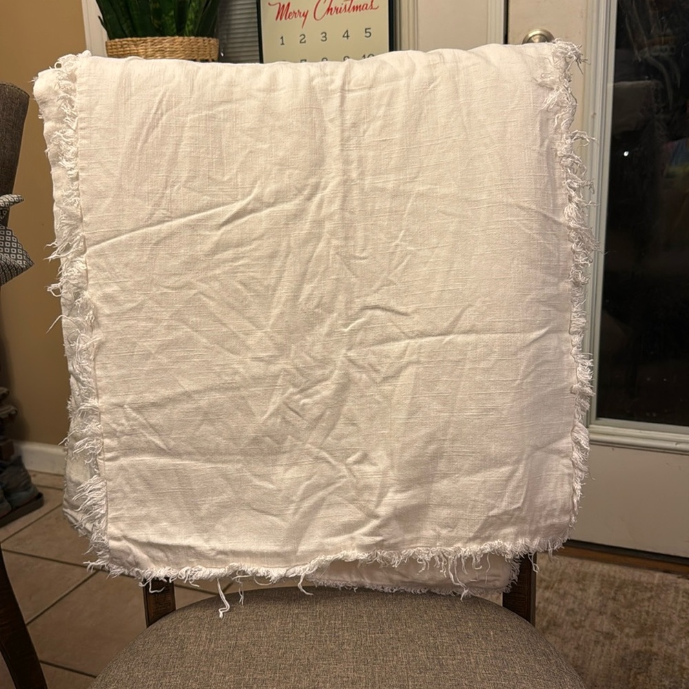 Linen duvet cover pillowcases used no tears or stains white.